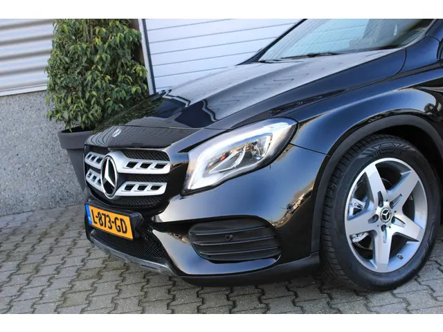 Mercedes-Benz GLA 250 AMG 2018 Benzine 16
