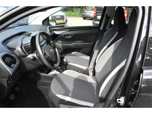 Toyota Aygo 1.0 VVT-i x-play 2020 Benzine 14
