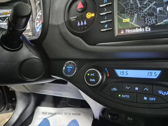 Toyota Yaris 1.5 Hybrid Dynamic 2019 Hybride Benzine 43