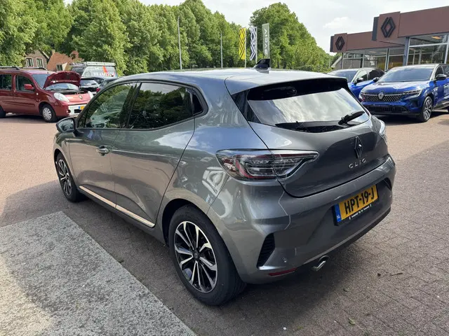 Renault Clio 1.0 TCe 90 GPF techno 2024 Benzine 8