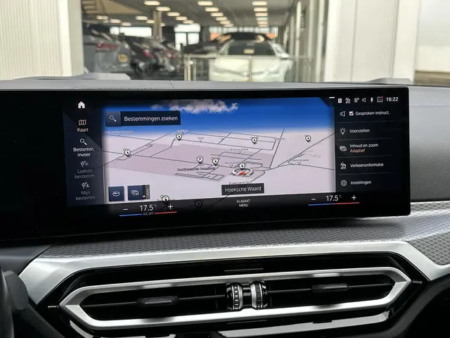BMW 3 Serie Touring 330e M Pakket 2023 Hybride Benzine 14