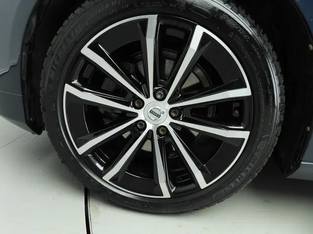 Volvo V60 2.0 B4 MHEV diesel R-Design 2021 Diesel 12