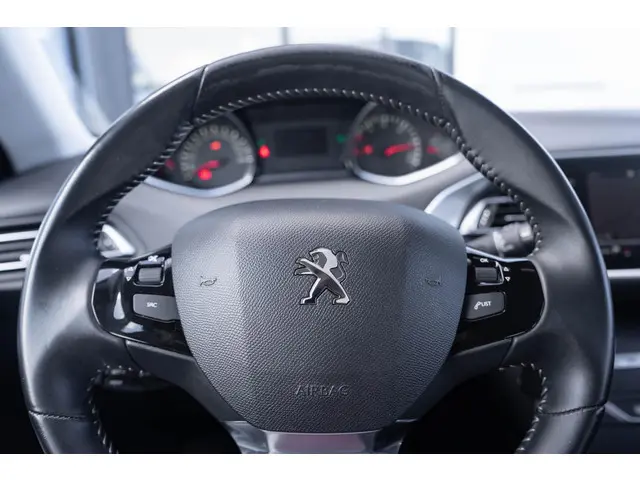 Peugeot 308 1.5 HDI Active Pack 2020 Diesel 19