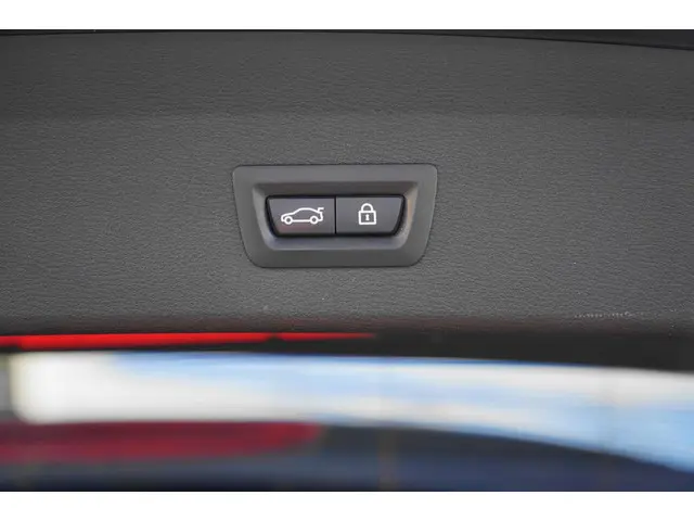 BMW X1 SDrive20i EERSTE EIGENAAR PANO 2016 Benzine 15