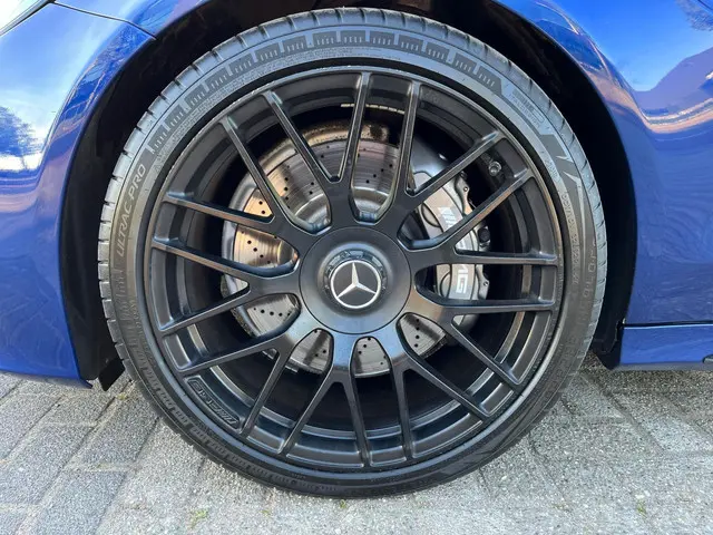 Mercedes-Benz C-Klasse 63 AMG 2017 Benzine 24