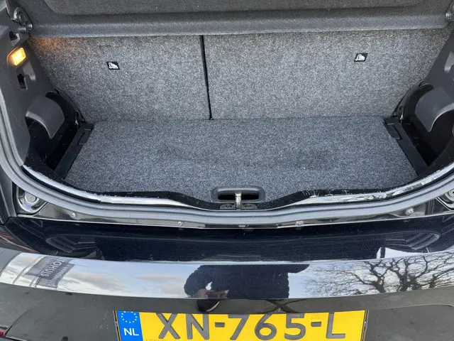 Volkswagen up! 1.0 MPI 60 pk BMT high up! 2019 Benzine 29