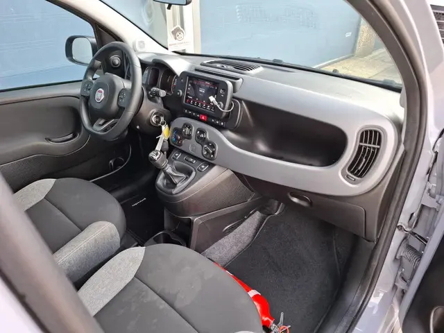 Fiat Panda 1.0 Hybrid City Life 2022 Benzine 30