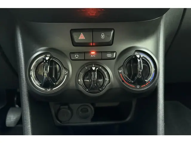 Peugeot 208 1.2 PureTech Signature 2019 Benzine 21