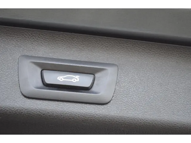 BMW 5 Serie 540i xDrive Touring 340 pk 2017 Benzine 37