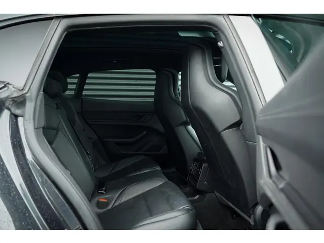 Porsche Taycan Cross Turismo 4 93 kWh 2021 Elektrisch 7