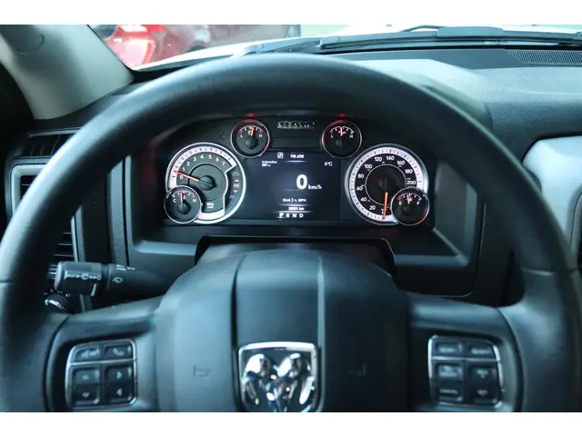 Dodge Ram 1500 5.7 V8 4x4 CREW CAB 2024 Benzine 20