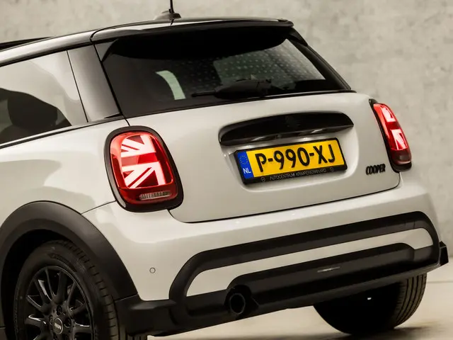 MINI Cooper Mini 1.5 Camden Sport 2022 Benzine 13