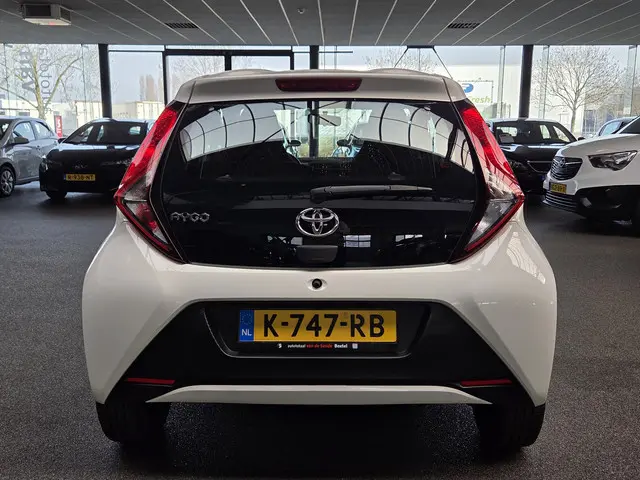 Toyota Aygo 1.0 VVT-i x-fun 2021 Benzine 4