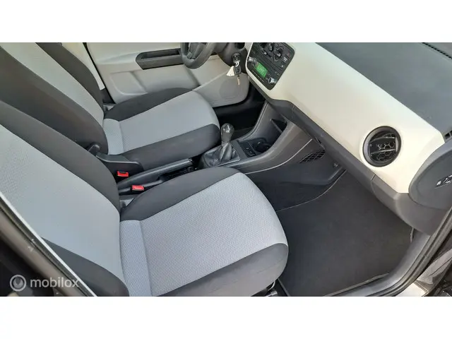 SEAT Mii 1.0 Style Sport 2015 Benzine 15