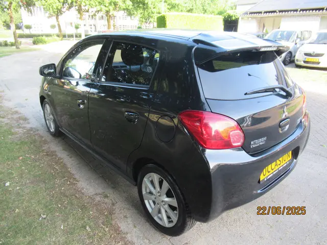 Mitsubishi Space Star 1.2 Intense+ 2014 Benzine 4