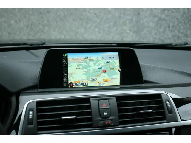 BMW 3 Serie 318i Centennial Executive 2016 Benzine 16