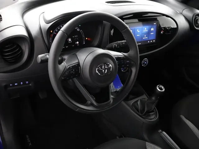 Toyota Aygo X 1.0 VVT-i MT Play 2025 Benzine 37