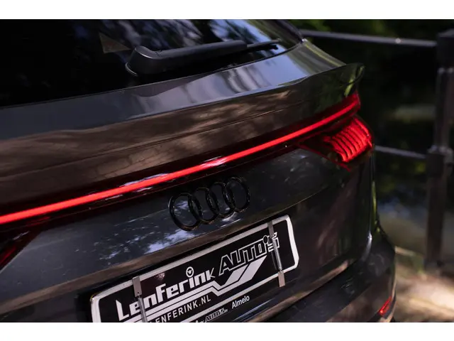 Audi Q8 55 TFSI quattro 2019 Benzine 24
