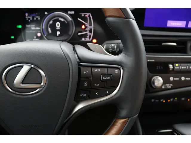 Lexus ES 300h Executive Line 2024 Hybride Benzine 21