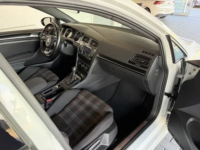 Volkswagen Golf 2.0 TSI GTI 2016 Benzine 10