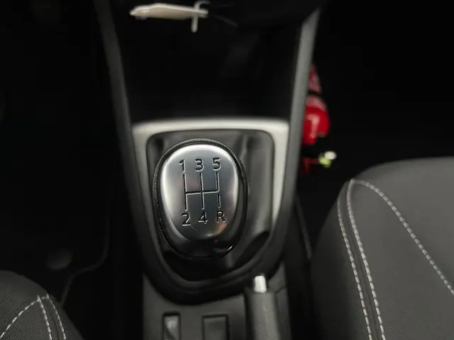 Renault Clio 0.9 TCe Limited 2018 Benzine 30