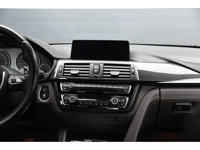 BMW M4 4-serie Coupé Competition 2017 Benzine 47