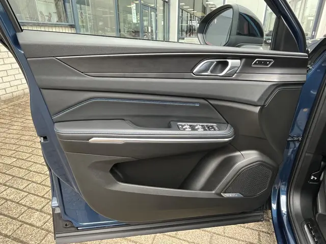 Lynk & Co 01 1.5 2023 Hybride Benzine 15