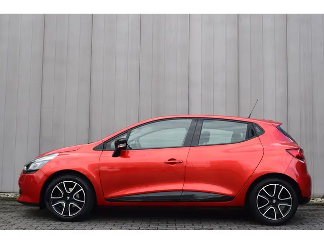 Renault Clio 0.9 TCE Expression 2015 Benzine 10