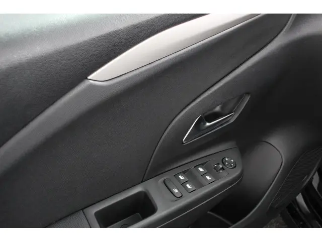 Opel Corsa 1.2 101pk Automaat Edition 2023 Benzine 26