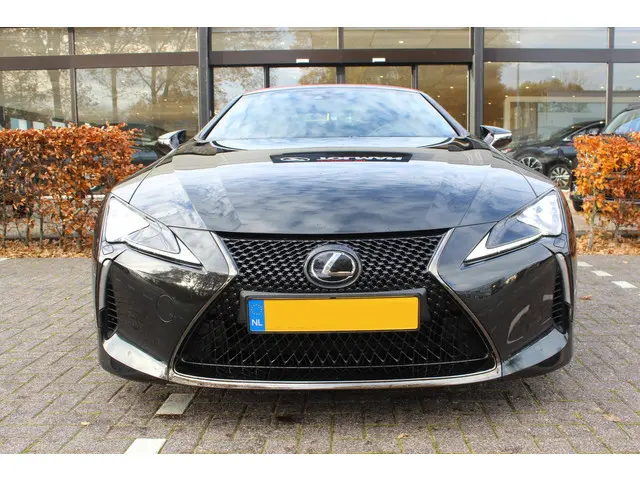 Lexus LC Convertible 500 Hokkaido Edition 2023 Benzine 4