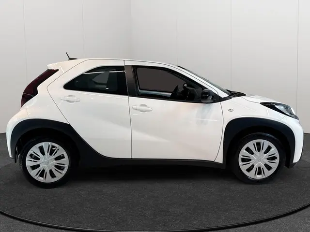 Toyota Aygo X 1.0 VVT-i MT Play 2023 Benzine 11