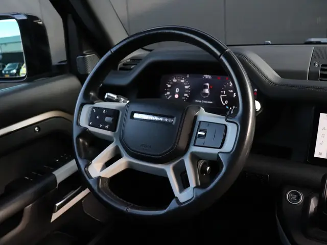 Land Rover Defender 2.0 D240 110 HSE 2020 Diesel 23