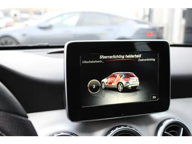 Mercedes-Benz GLA 200 2015 Benzine 8