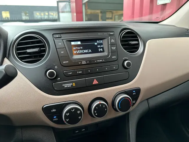 Hyundai i10 1.0i i-Motion Comfort // Airco // 2017 Benzine 11