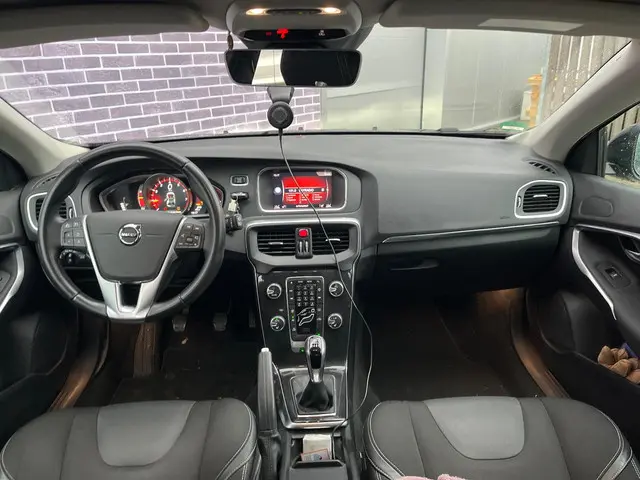 Volvo V40 2.0 T3 150pk Nordic+ 2017 Benzine 5