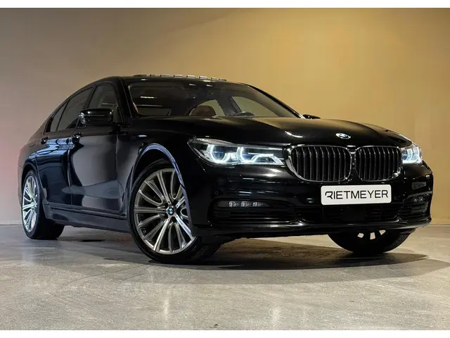 BMW 7 Serie 750i xDrive 2017 Benzine 8