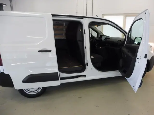 Peugeot Partner 1.5 BlueHDi 100 S&S L1 2023 Diesel 14