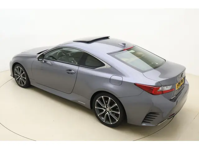 Lexus RC 300h F Sport Premium 2019 Hybride Benzine 4