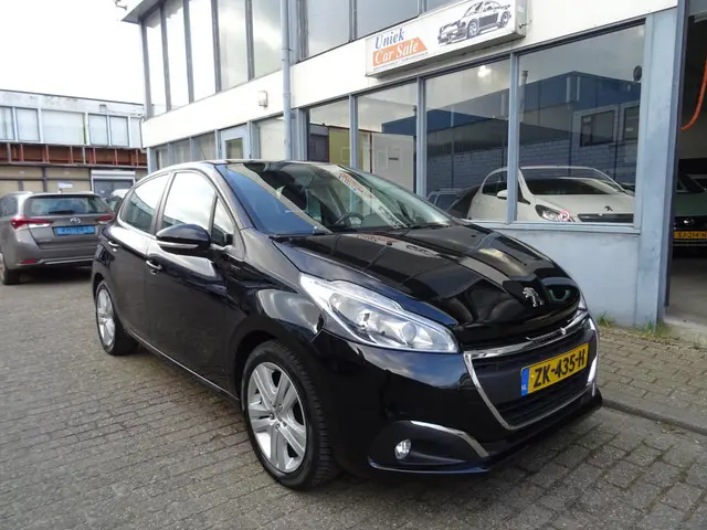 Peugeot 208 1.2 PureTech Signature 2019 Benzine 6