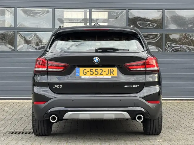 BMW X1 sDrive20i VDL NEDCAR EDITION 2019 Benzine 18
