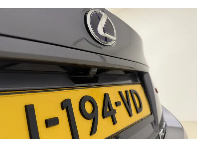 Lexus RC 300h F Sport Premium 2019 Hybride Benzine 3