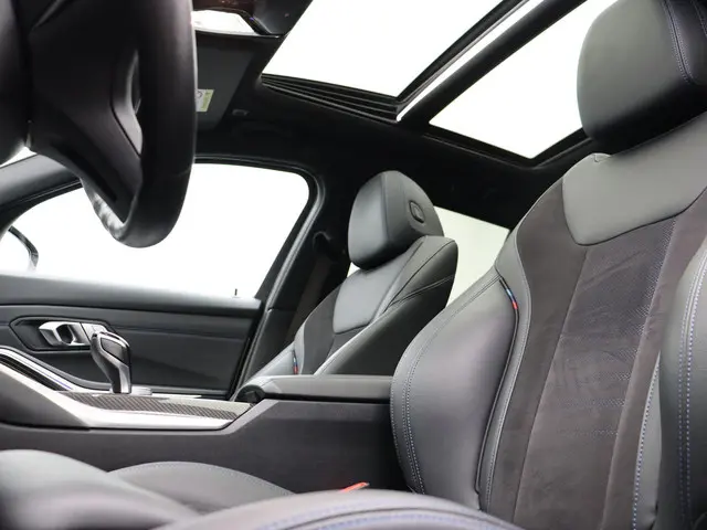 BMW 3 Serie Touring M340i xDrive 2021 Benzine 12