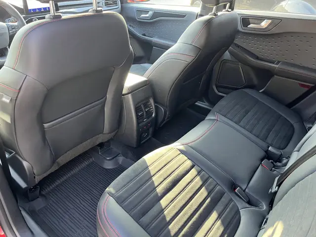 Ford Kuga 2.5 PHEV ST-Line X 2021 Hybride Benzine 15