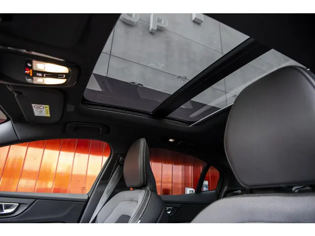 Volvo S60 2.0 B4 Ultimate Dark 2023 Benzine 51