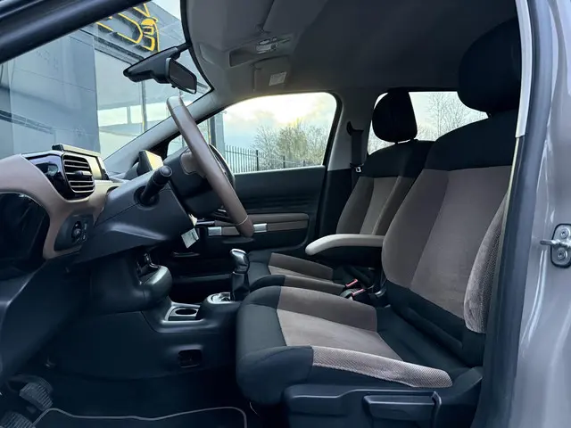 Citroën C4 Cactus 1.2 PureTech Shine 2015 Benzine 7