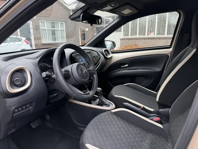 Toyota Aygo X 1.0 VVT-i S-CVT Pulse 2024 Benzine 12