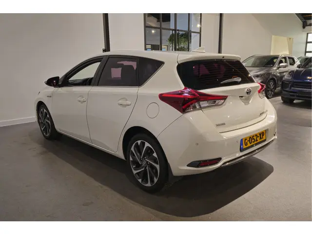Toyota Auris 1.8 Hybrid Trend 2016 Hybride Benzine 7