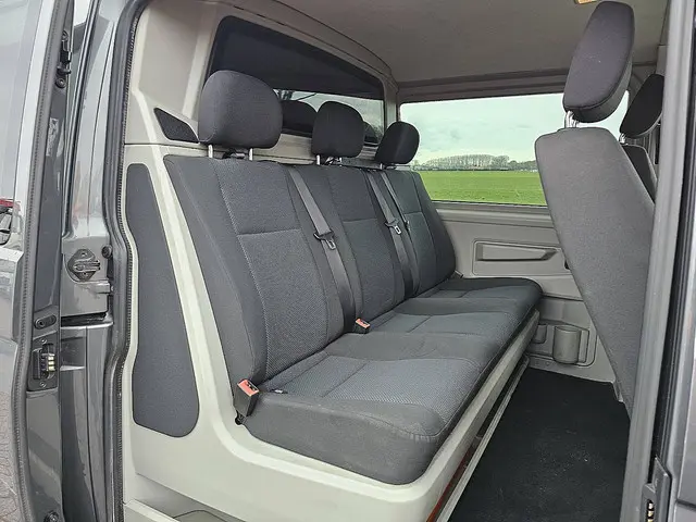 Volkswagen Transporter 2.0 TDI 2016 Diesel 14