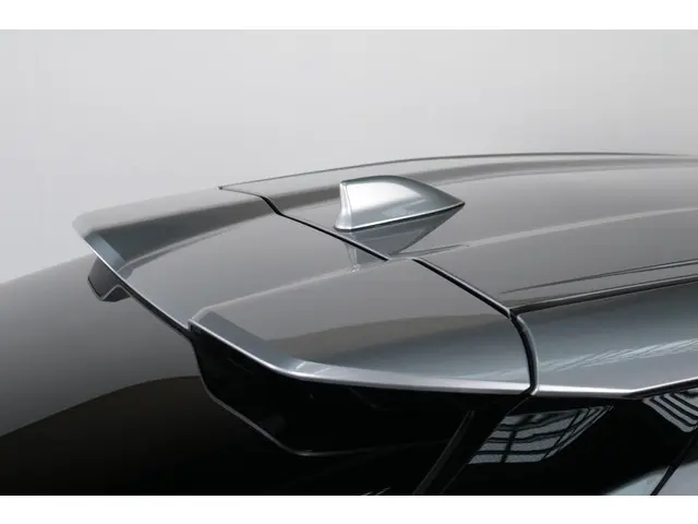 Toyota C-HR 1.8 Hybrid 140 Dynamic, 2024 Hybride Benzine 6