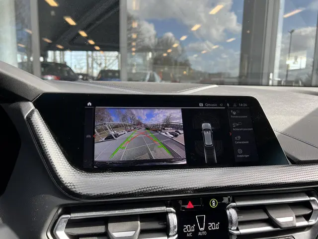 BMW 1 Serie 118i Business Edition 2021 Benzine 12